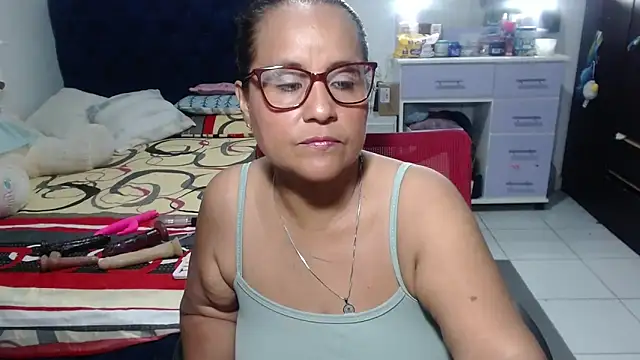 Snapshot of pervert_mommy_ chatting on April 2026 10:08:01 AM pervert mommy online show from April 2026 10:08:01 AM