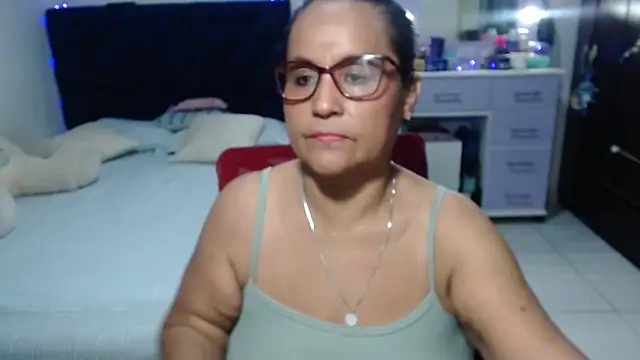 Snapshot of pervert_mommy_ chatting on May 2026 10:32:02 AM pervert mommy online show from May 2026 10:32:02 AM