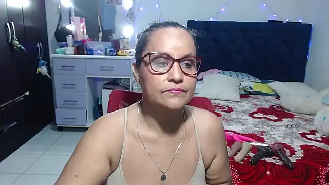 Snapshot of pervert_mommy_ chatting on May 2026 10:11:01 AM pervert mommy online show from May 2026 10:11:01 AM
