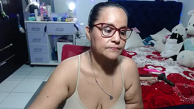 Snapshot of pervert_mommy_ chatting on May 2026 09:37:01 AM pervert mommy online show from May 2026 09:37:01 AM