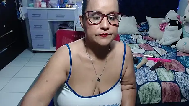Snapshot of pervert_mommy_ chatting on June 2026 09:33:02 AM pervert mommy online show from June 2026 09:33:02 AM