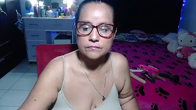 Snapshot of pervert_mommy_ chatting on July 2026 10:32:02 AM pervert mommy online show from July 2026 10:32:02 AM