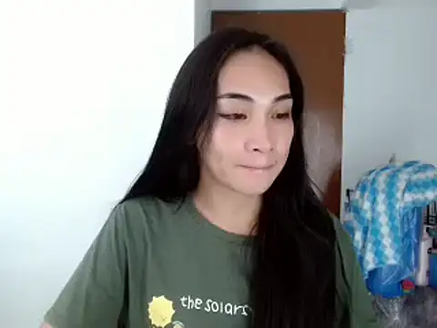 SweetLilly 18 online show from December 2024 04:50:01 PM