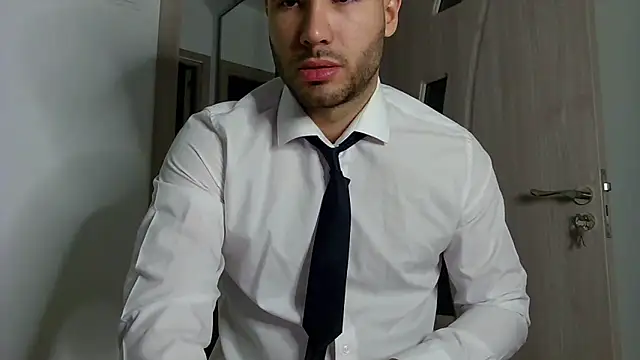 Snapshot of Justynn1 chatting on December 2024 01:06:01 AM Justynn1 online show from December 2024 01:06:01 AM