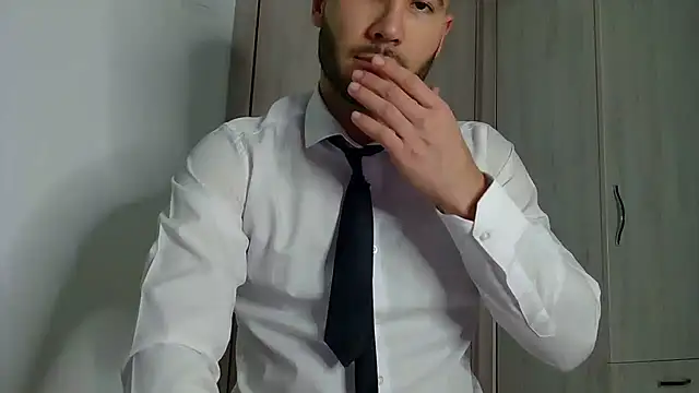 Snapshot of Justynn1 chatting on February 2025 06:42:02 AM Justynn1 online show from February 2025 06:42:02 AM