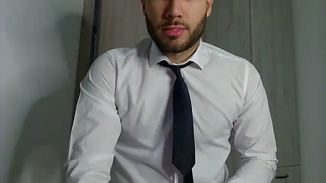 Snapshot of Justynn1 chatting on February 2025 06:15:02 AM Justynn1 online show from February 2025 06:15:02 AM