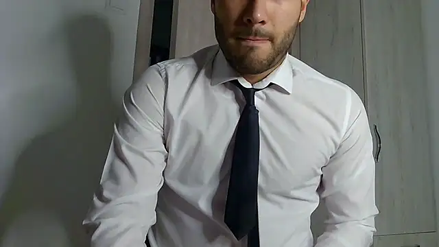 Snapshot of Justynn1 chatting on March 2025 05:44:01 AM Justynn1 online show from March 2025 05:44:01 AM