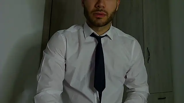 Justynn1 online show from November 2025 06:12:01 AM