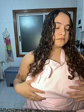 Snapshot of Sweet_sully__ chatting on December 2024 05:53:02 PM Sweet sully   online show from December 2024 05:53:02 PM