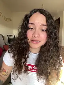 Snapshot of Sweet_sully__ chatting on February 2025 09:50:02 AM Sweet sully   online show from February 2025 09:50:02 AM