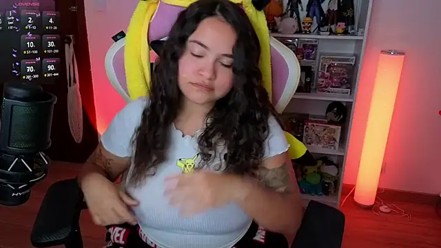 Snapshot of Sweet_sully__ chatting on September 2025 08:17:01 AM Sweet sully   online show from September 2025 08:17:01 AM