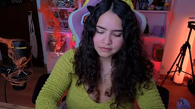 Snapshot of Sweet_sully__ chatting on October 2025 09:19:02 AM Sweet sully   online show from October 2025 09:19:02 AM