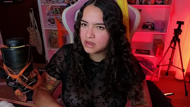 Snapshot of Sweet_sully__ chatting on October 2025 09:10:02 AM Sweet sully   online show from October 2025 09:10:02 AM