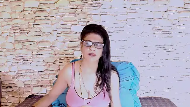 IndianAllure online show from February 2025 06:20:02 AM