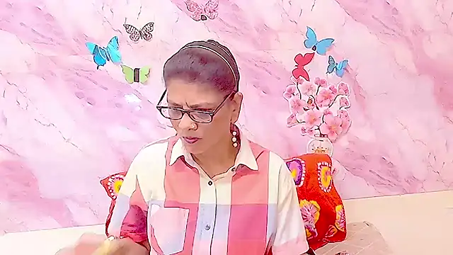 IndianAllure online show from November 2025 05:42:02 AM