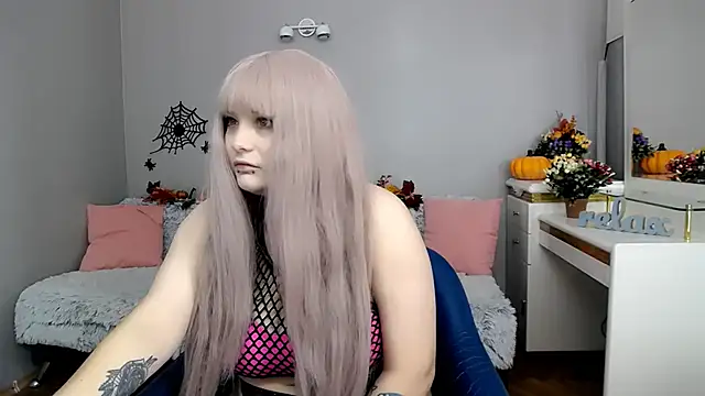 Estheri online show from November 2025 07:40:01 AM