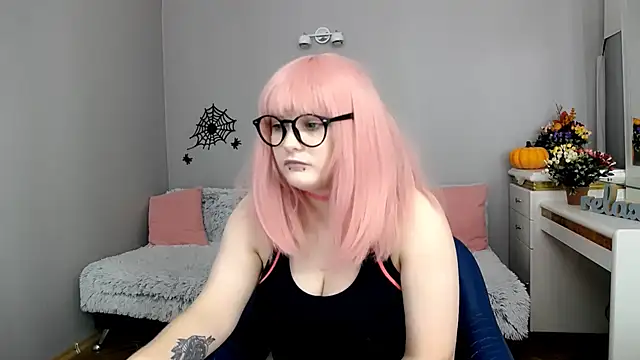 Estheri online show from November 2025 07:30:01 AM