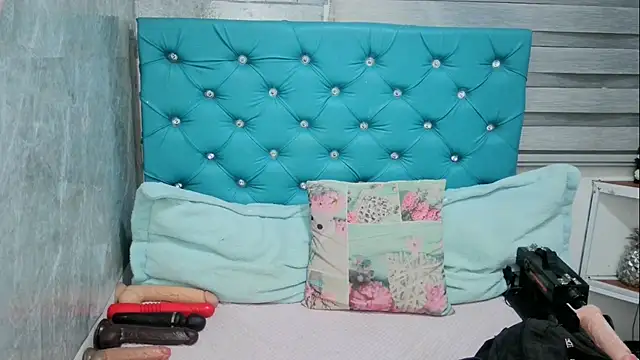 MAARYMOON online show from February 2025 10:37:02 AM