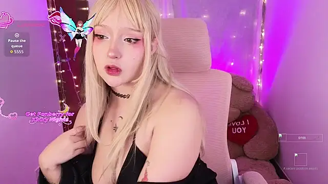 KuroChan420 online show from November 2025 12:22:01 AM