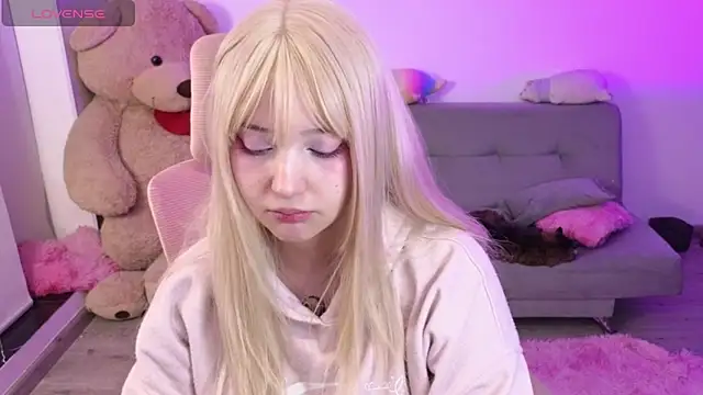 Snapshot of KuroChan420 chatting on May 2026 01:55:01 AM KuroChan420 online show from May 2026 01:55:01 AM
