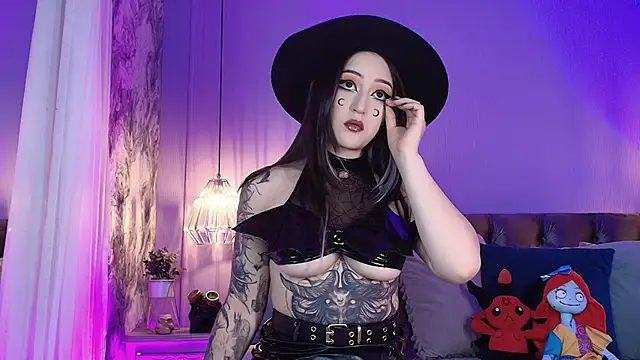 Snapshot of Charlotte_Germanotta_ chatting on May 2026 02:55:01 PM Charlotte Germanotta online show from May 2026 02:55:01 PM