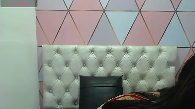 juliana diaz online show from February 2025 02:26:02 PM