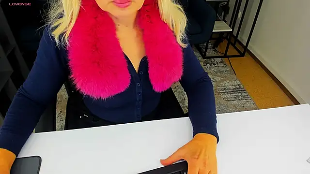 Abby Moore  online show from January 2025 10:16:02 AM