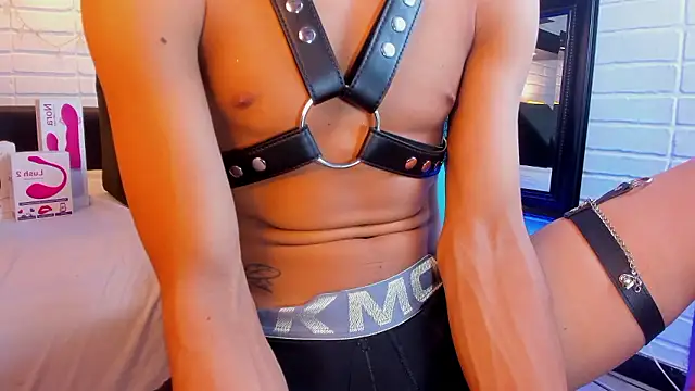 Snapshot of AlanNaughty chatting on December 2024 11:45:01 PM AlanNaughty online show from December 2024 11:45:01 PM