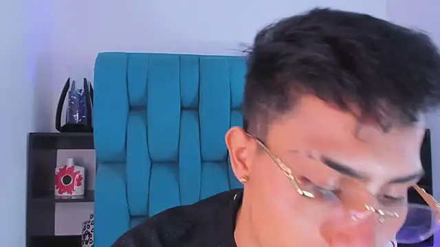 Snapshot of AlanNaughty chatting on January 2025 10:22:02 PM AlanNaughty online show from January 2025 10:22:02 PM