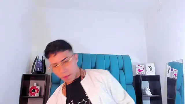 Snapshot of AlanNaughty chatting on January 2025 04:01:01 AM AlanNaughty online show from January 2025 04:01:01 AM