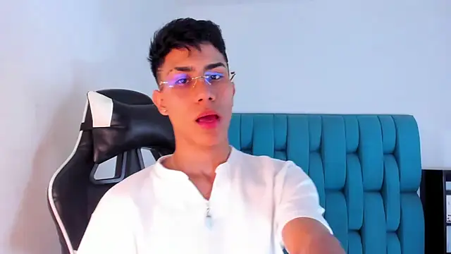 Snapshot of AlanNaughty chatting on February 2025 08:42:01 PM AlanNaughty online show from February 2025 08:42:01 PM