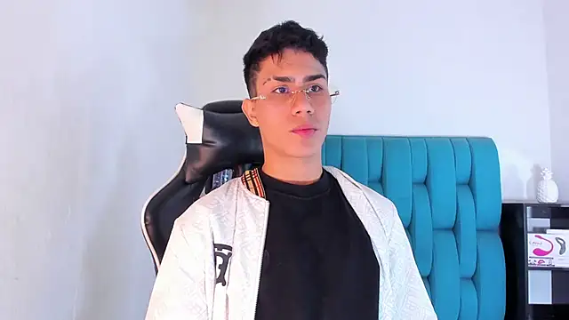 Snapshot of AlanNaughty chatting on March 2025 08:32:02 PM AlanNaughty online show from March 2025 08:32:02 PM