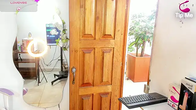 sofia gold  online show from April 2026 03:45:01 PM