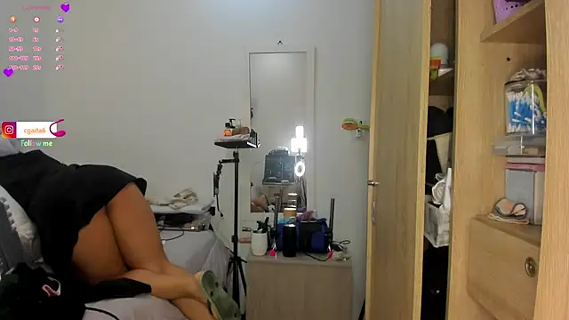 Snapshot of carolgaita chatting on February 2026 10:00:01 AM carolgaita online show from February 2026 10:00:01 AM