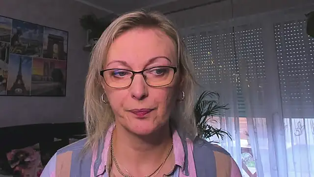 vanessa chat online show from January 2025 02:15:02 PM