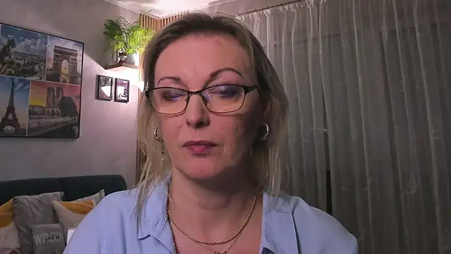 vanessa chat online show from February 2025 05:18:02 PM