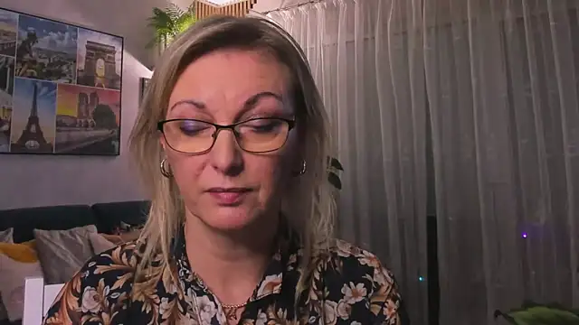 vanessa chat online show from February 2025 05:15:01 PM