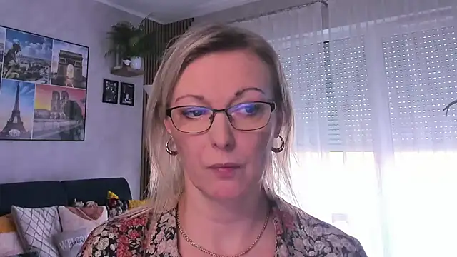 vanessa chat online show from March 2025 02:16:01 PM