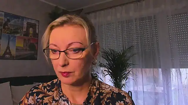 vanessa chat online show from October 2025 06:27:02 AM