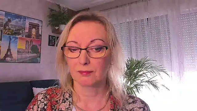 vanessa chat online show from April 2026 01:27:02 PM