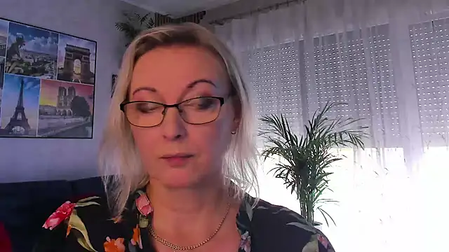 vanessa chat online show from July 2026 01:15:02 PM