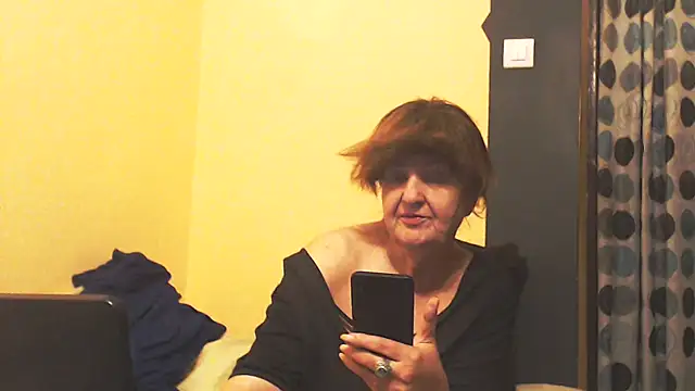 Snapshot of MioritaHard chatting on April 2026 10:37:02 PM MioritaHard online show from April 2026 10:37:02 PM