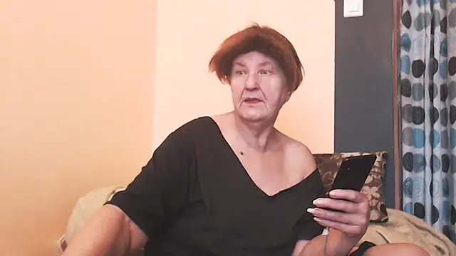 Snapshot of MioritaHard chatting on May 2026 12:21:02 PM MioritaHard online show from May 2026 12:21:02 PM