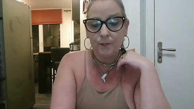 lilie69 online show from February 2026 05:49:02 PM