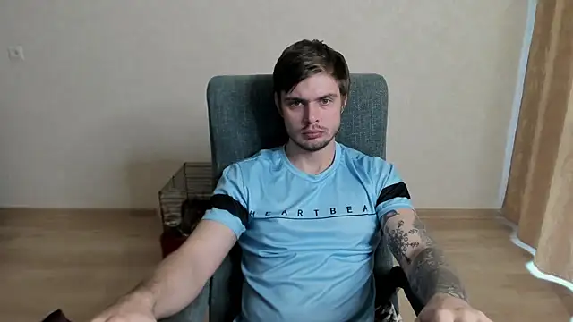 maks wolfis online show from April 2026 07:46:02 AM