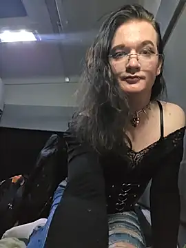 HotysimeHot1 online show from October 2025 10:00:02 PM