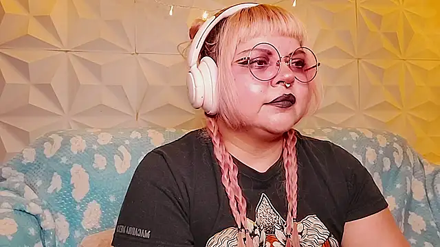 Satyn doll online show from May 2026 12:18:01 AM