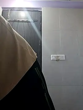 indianguy21 online show from December 2025 10:02:01 AM