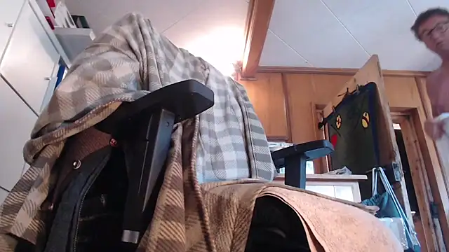 hausi07 online show from April 2026 06:16:02 AM