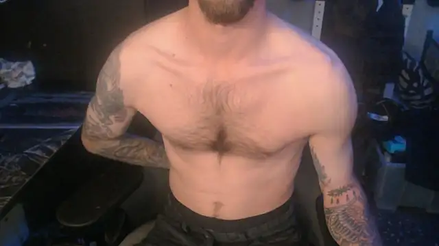 Snapshot of SexxxyLouis chatting on June 2026 12:52:02 PM SexxxyLouis online show from June 2026 12:52:02 PM
